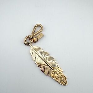Jessica Simpson Gold Feather Charm Keychain - Hang Tag for Women Accessories